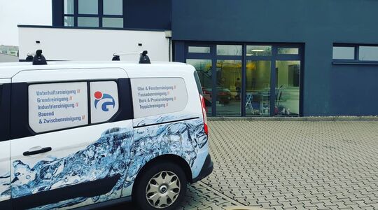 Büroreinigung durch die Firma GLASKLAR Gebäudereinigung