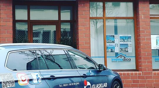 Büroreinigung durch die Firma GLASKLAR Gebäudereinigung
