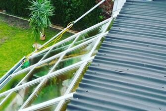 Terrassendach-Reinigung durch die Firma GLASKLAR Gebäudereinigung