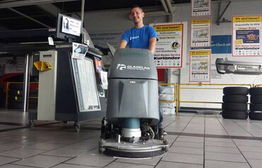Industrie- und Hallenreinigung durch die Firma GLASKLAR Gebäudereinigung