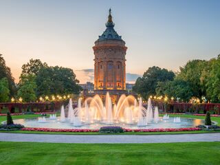 Blick auf den Wasserturm in Mannheim
