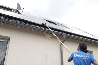Photovoltaik-Reinigung durch die Firma GLASKLAR Gebäudereinigung