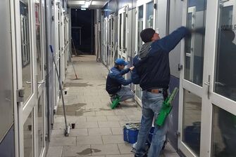 Container-Reinigung durch die Firma GLASKLAR Gebäudereinigung