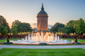 Blick auf den Wasserturm in Mannheim
