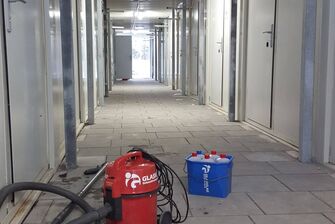 Container-Reinigung durch die Firma GLASKLAR Gebäudereinigung