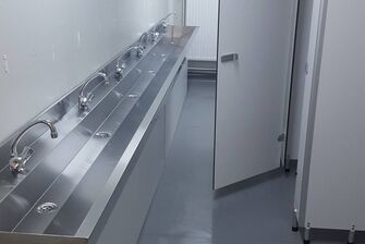 Container-Reinigung durch die Firma GLASKLAR Gebäudereinigung