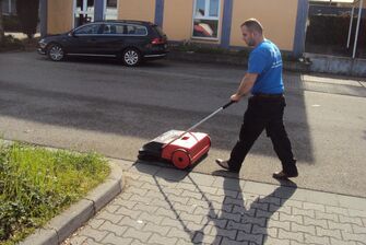 Steinreinigung durch die Firma GLASKLAR Gebäudereinigung