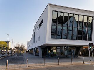 Medienschiff im Zentrum von Weiterstadt