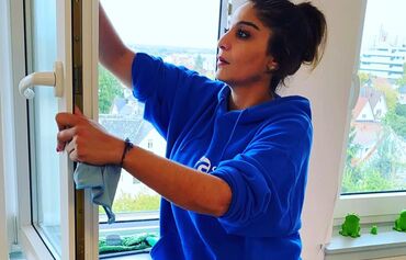 Fensterreinigung durch die Firma GLASKLAR Gebäudereinigung